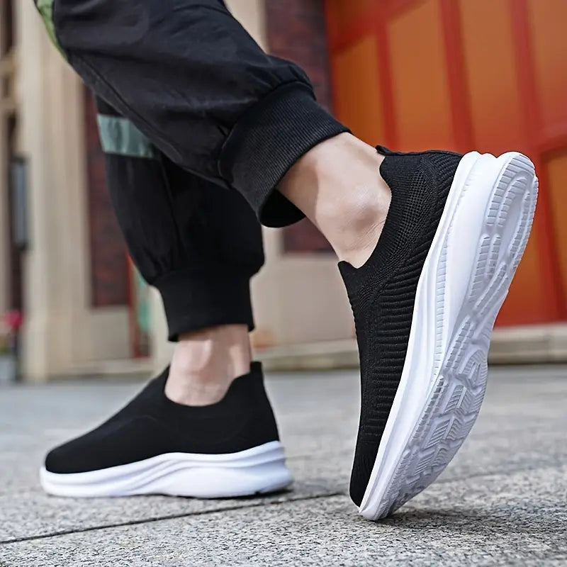 Lightweight walking sneakers with a breathable mesh upper