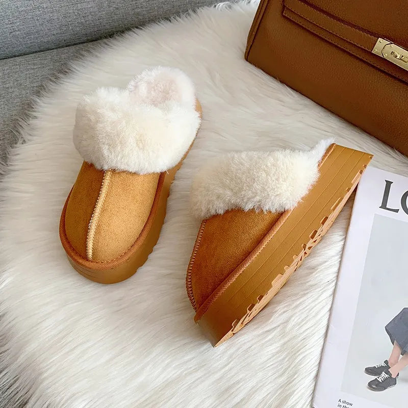 Stylish fur slippers for women 