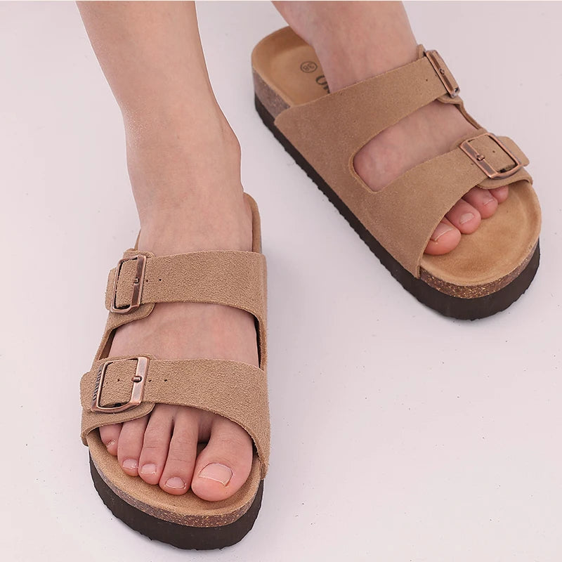 Flache Sommersandalen aus Kork